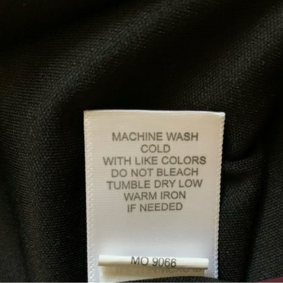 ** FINAL OFFER ** EUC PERFECT PLAID JACKET IN IVORY RED & BLACK WITH 3/4 SLEEVES - Picture 4 of 6